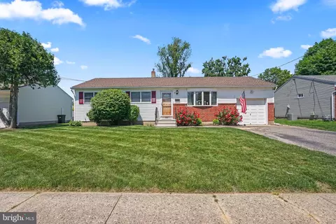 34 Fenway Rd, Hamilton, NJ 08620