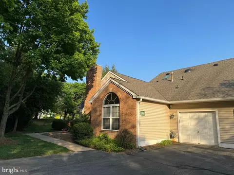 146 Woolsey Ct, Pennington, NJ 08534