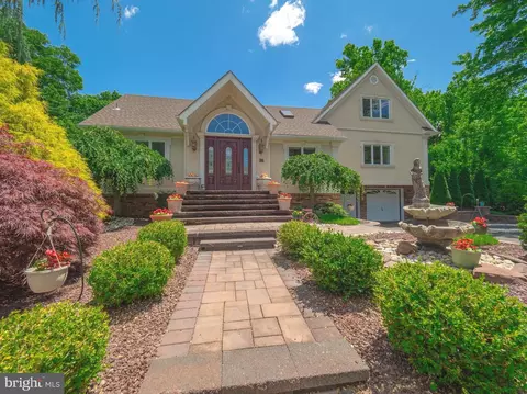 38 Floral Ave, Hamilton, NJ 08619