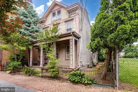 554 Centre St, Trenton, NJ 08611