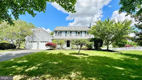 4 Wilson Way S, West Windsor, NJ 08550