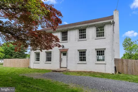 10 Nursery Rd, Ewing, NJ 08618