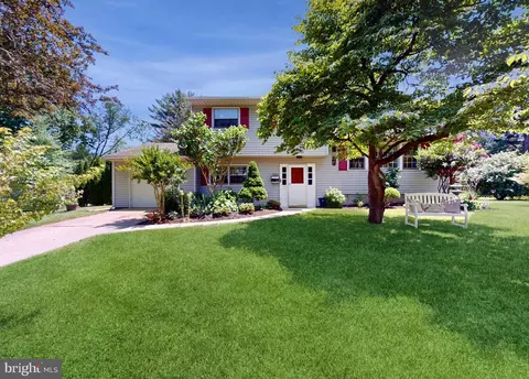 17 Empress Ln, Lawrenceville, NJ 08648