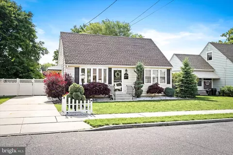 12 Grace Dr, Hamilton, NJ 08610