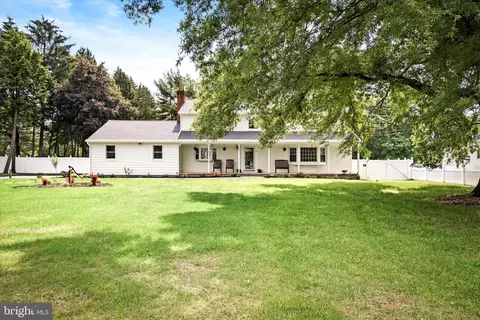 300 Evelyn Ave, Hamilton, NJ 08619