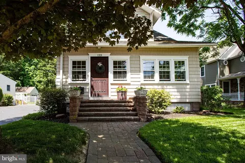 133 Mercer St, Hamilton, NJ 08690