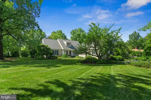 209 Penn View Dr, Pennington, NJ 08534