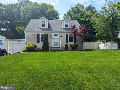 227 Princeton Ave, Hamilton, NJ 08619