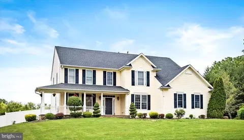 10 Compton Dr, East Windsor, NJ 08520