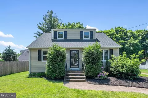 217 Sunset Ave, Hightstown, NJ 08520