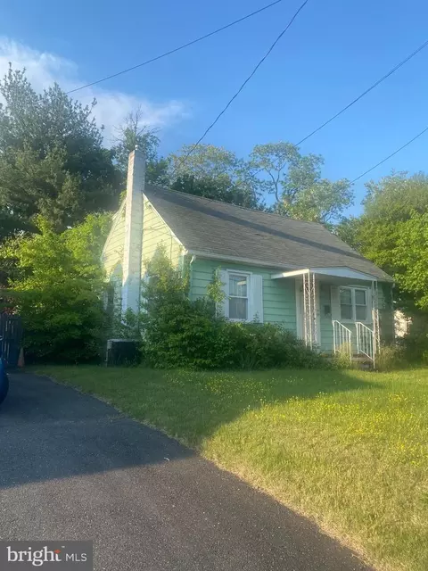 34 Collins Rd, Hamilton, NJ 08619