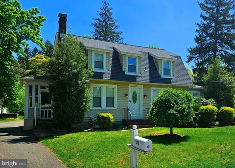 76 Carlisle Ave, Hamilton, NJ 08620