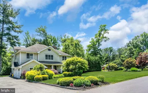 451 Riverside Dr, Princeton, NJ 08540