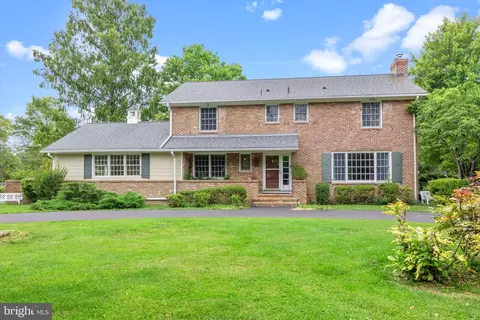 8 Cleveland Rd, Princeton, NJ 08540