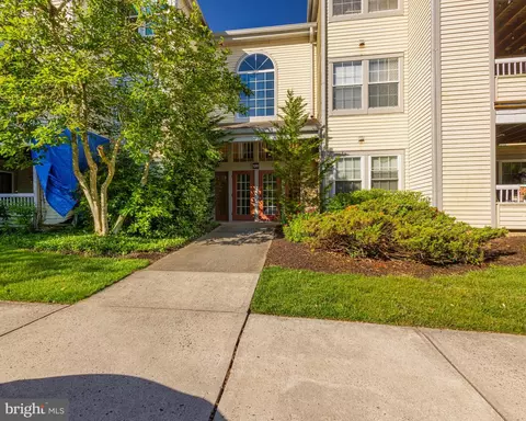 120 Acadia Ct #8, Princeton, NJ 08540
