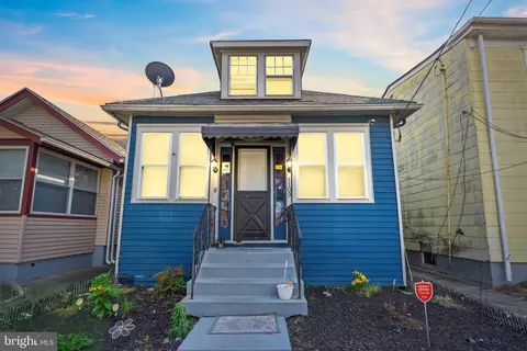 1109 Genesee St, Trenton, NJ 08610