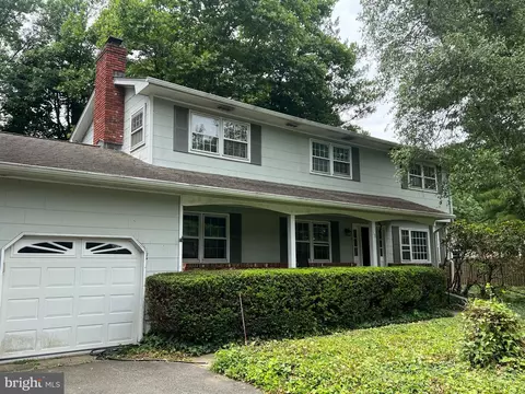 13 Currier Way, Ewing, NJ 08628