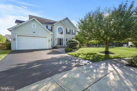 15 Henley Pl, Pennington, NJ 08534