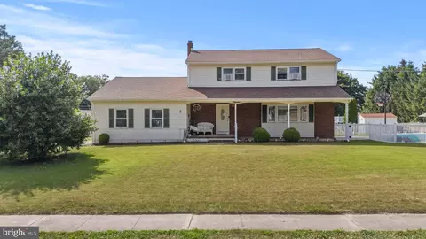 15 Rockwood Ave, Hamilton, NJ 08619
