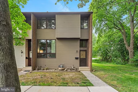 170 Hollingston Pl, East Windsor, NJ 08520