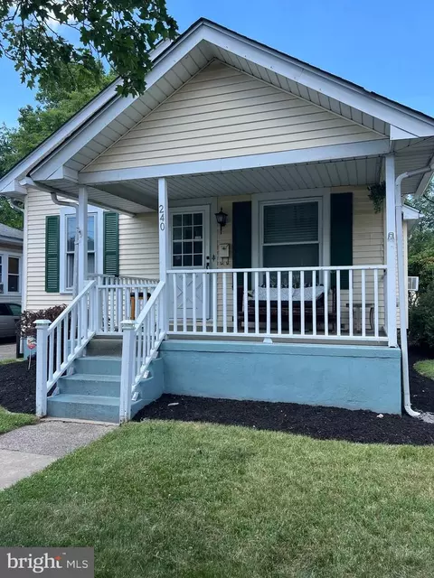 240 Darcy Ave, Hamilton, NJ 08629