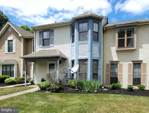 3 Stratton Ct, Robbinsville, NJ 08691