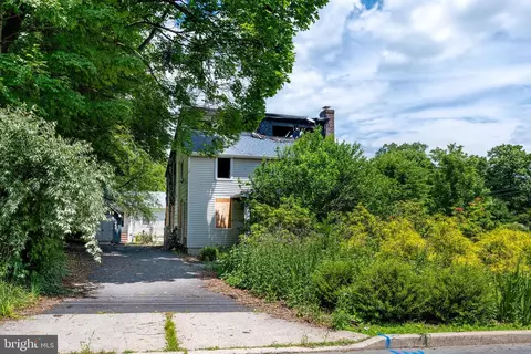 27 E Franklin Ave, Pennington, NJ 08534