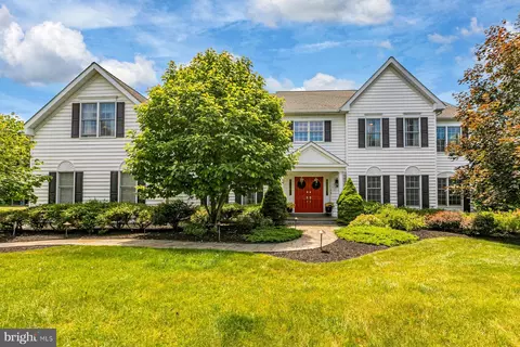3 Caroline Dr, Princeton, NJ 08540