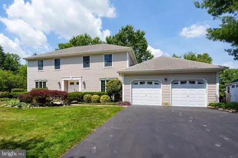 26 Highmont Dr, West Windsor, NJ 08550