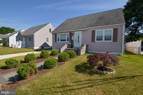 65 Unwin Dr, Hamilton, NJ 08610