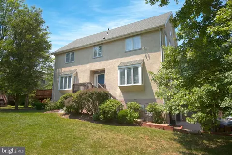 6 Lexington Ct, Princeton, NJ 08540