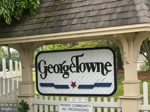 8 Witherspoon Ct, East Windsor, NJ 08520