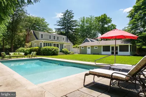 25 E Curlis Ave, Pennington, NJ 08534