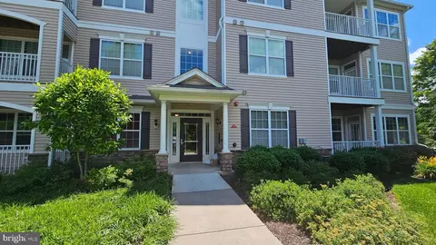 617 Timberlake Dr, Ewing, NJ 08618
