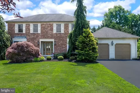 11 Greenfield Dr N, West Windsor, NJ 08550