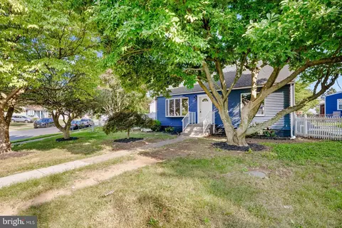 55 Kenwood Ter, Hamilton, NJ 08610