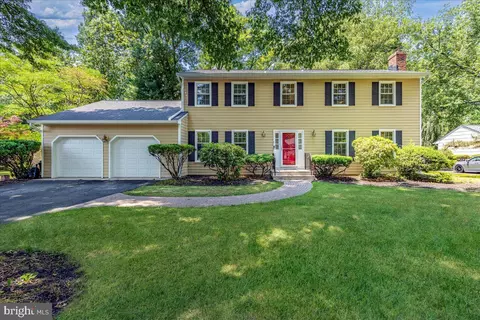 6 Hawk Dr, Princeton Junction, NJ 08550