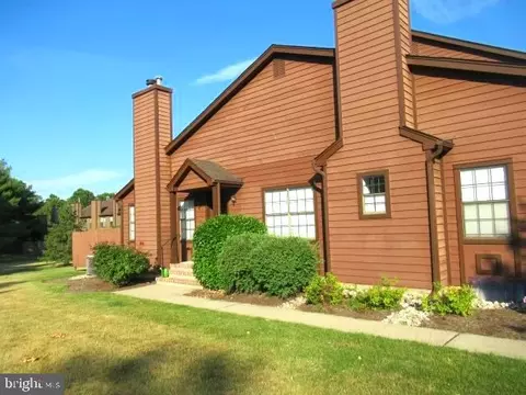 35 Easton Ct, Lawrenceville, NJ 08648