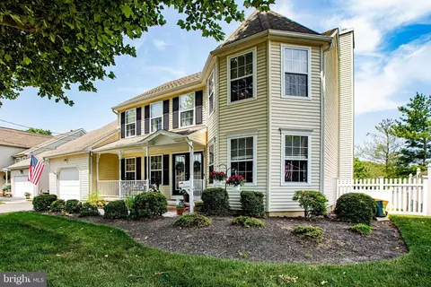 174 Acres Dr, Hamilton, NJ 08690