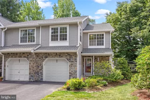 85 Gordon Ave, Lawrenceville, NJ 08648