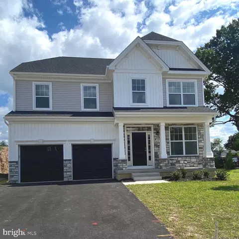 39 Misty Meadow Ln, Hamilton, NJ 08619