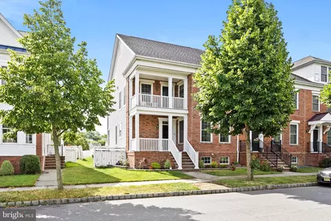 12 Mccabe St, Robbinsville, NJ 08691