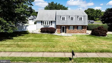 33 Abbott Rd, Hamilton, NJ 08690
