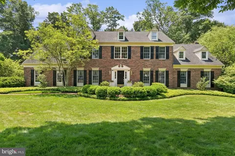 28 Newport Dr, Princeton Junction, NJ 08550