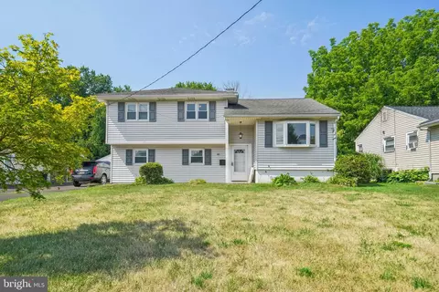 46 Sherbrooke Rd, Ewing, NJ 08638