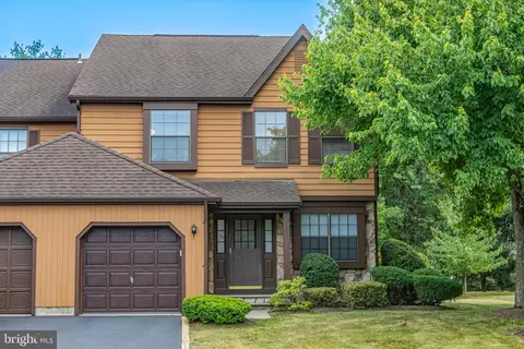 13 Easton Ct, Lawrence Township, NJ 08648