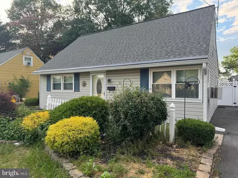 53 Dunmore Ave, Ewing, NJ 08618