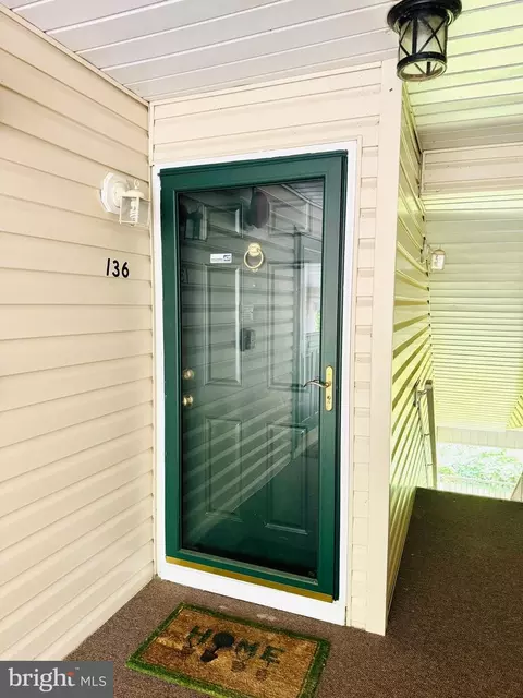 136 Walden Cir, Robbinsville, NJ 08691