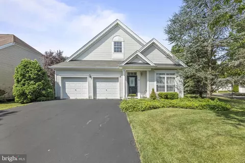 34 Cardinal Flower Ln, Princeton Junction, NJ 08550