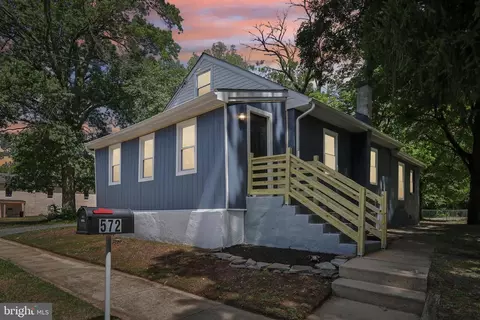572 Ridge Ave, Hamilton, NJ 08610